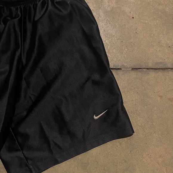 Men’s Mesh Nike Athletic Shorts, Size 2-3XL - Picture 3 of 4